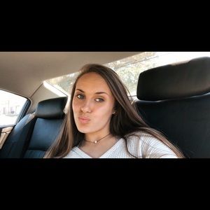 Meet your Posher, Carlyn